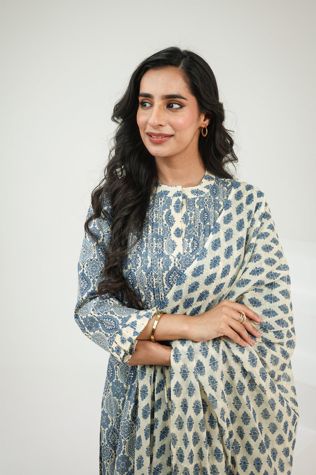 Neel Noor Suit Set